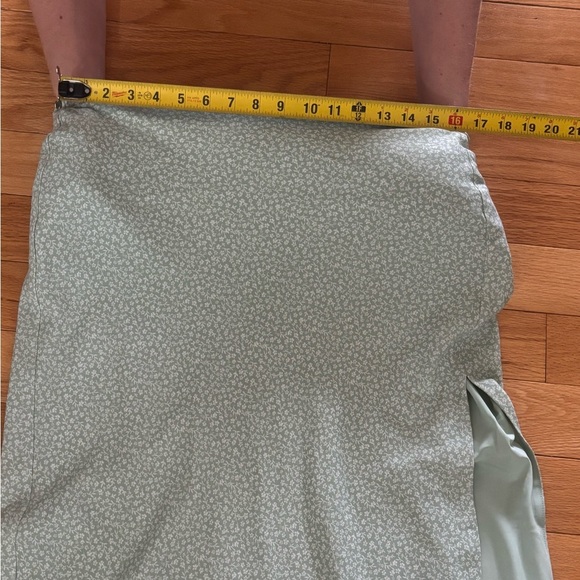 New Hollister Light Green Floral Maxi Skirt size S - Picture 9 of 10
